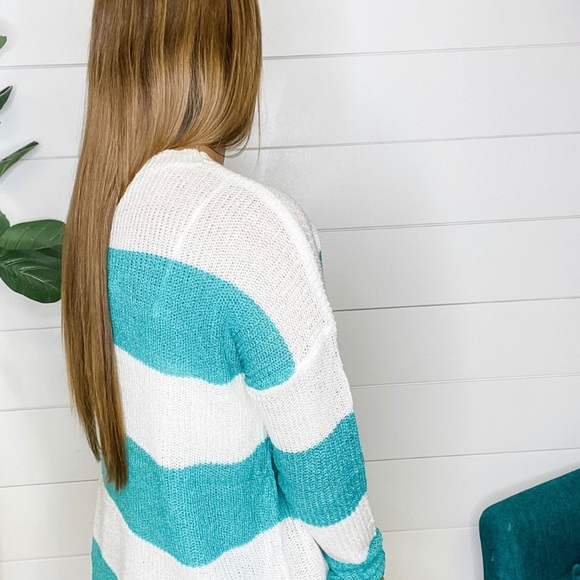 Teal and White Color Block Sweater - Picture 2 of 3